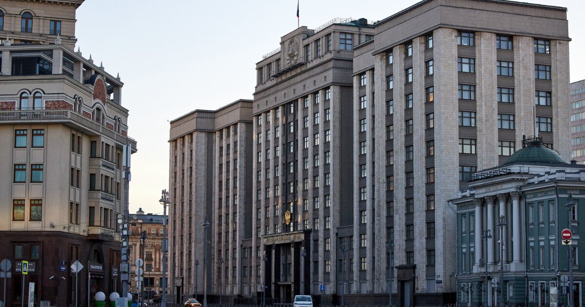 В Госдуме предложили перенести часть новогодних праздников на май В Госдуме предложили перенести часть новогодних праздников на май