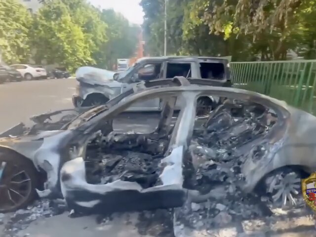 Мужчина сжег автомобиль своей бывшей девушки в Марфине