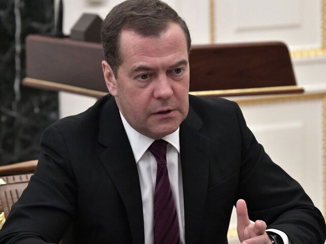 Медведев ответил на слова фон дер Ляйен о взрыве дрона в Румынии