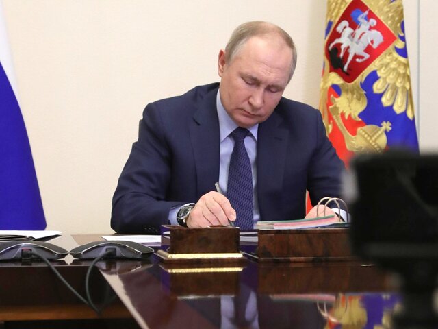 Путин подписал закон об аресте имущества релокантов за право