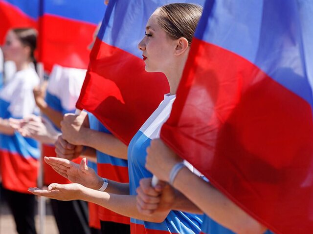 Более 300 артистов исполнят гимн России в "Царицын