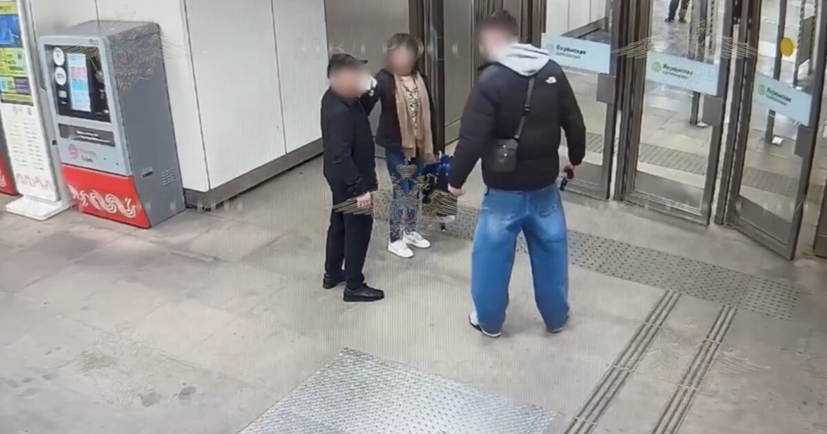 В Москве мужчина задержан за хулиганство с пневматикой на станции метро “Яхромская” В Москве мужчина задержан за хулиганство с пневматикой на станции метро “Яхромская”