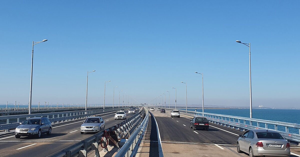 Движение автомобилей по Крымскому мосту возобновлено Движение автомобилей по Крымскому мосту возобновлено