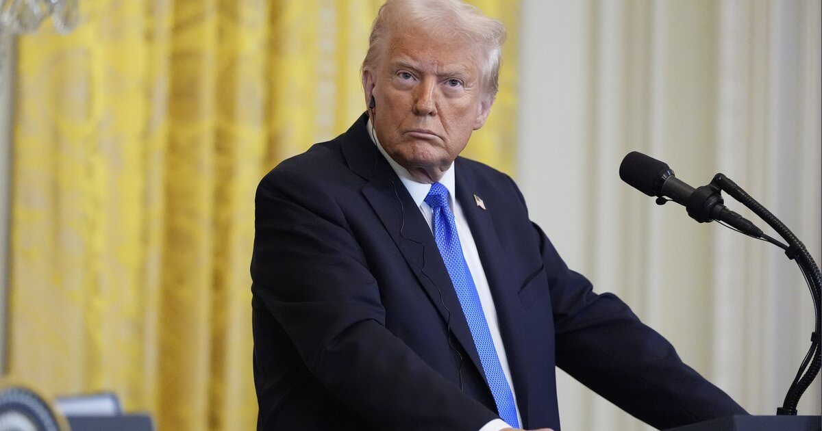 Трамп допускает новый удар по Ирану, но утверждает, что Тегеран стремится к сделке