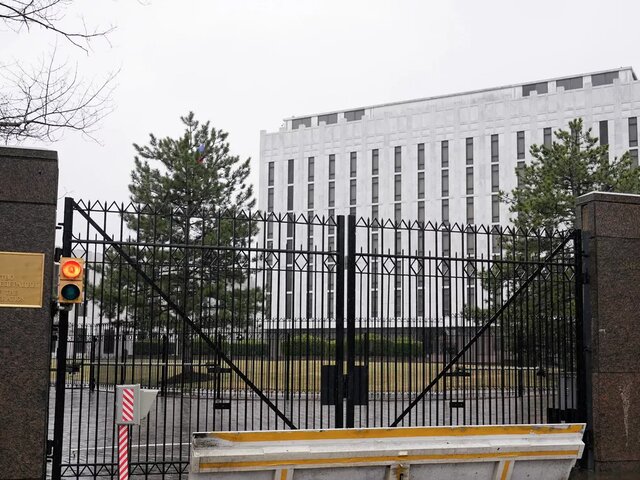 Посольство РФ потребовало гуманного содержания экстрадированных в США россиян