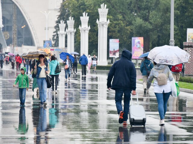 Гроза с градом и сильный ветер ожидаются в Москве 22 мая