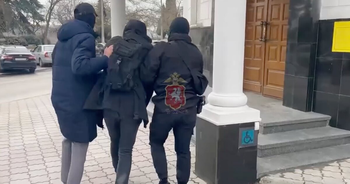 В Севастополе задержали мужчину за призыв повторить теракт в “Крокусе” В Севастополе задержали мужчину за призыв повторить теракт в “Крокусе”