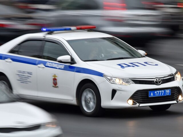 Движение на Киевском шоссе затруднено из-за ДТП с грузовиком и мотоциклом