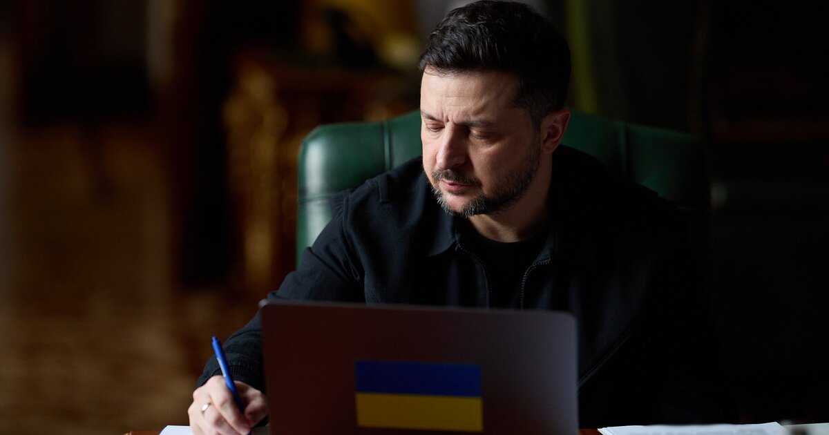 ТАСС: Зеленский перестал интересоваться событиями на фронте