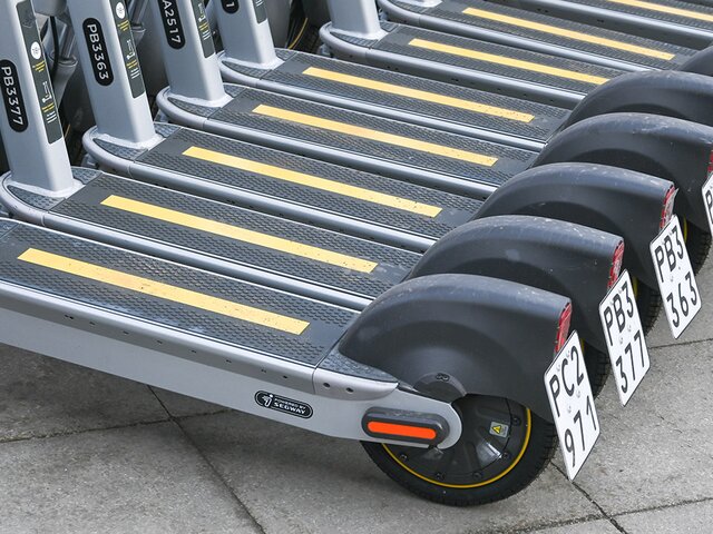 Мужчина похитил электросамокаты на 1,5 млн рублей в Москве