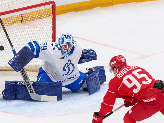 Тренер "Спартака" Барков: два периода играли плохо и сами отдали победу "Динамо"