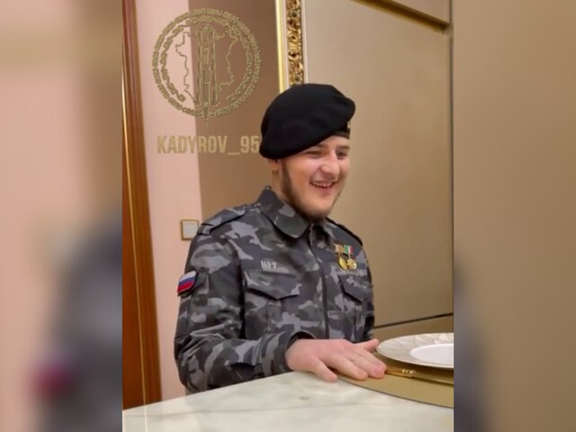 Кадыров опубликовал видео ужина с сыном Адамом на фоне слухов о ДТП