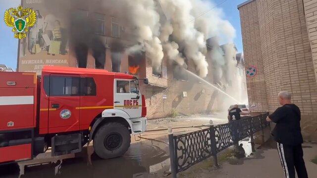 Девушки в майке без лифчика фото