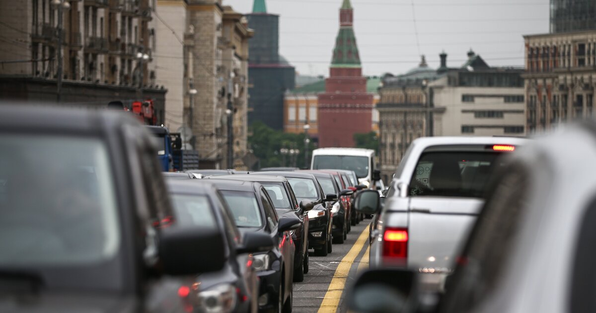 Примыкающие улицы. Самые загруженные улицы Москвы. Движение по Охотному ряду Москва фото улицы.