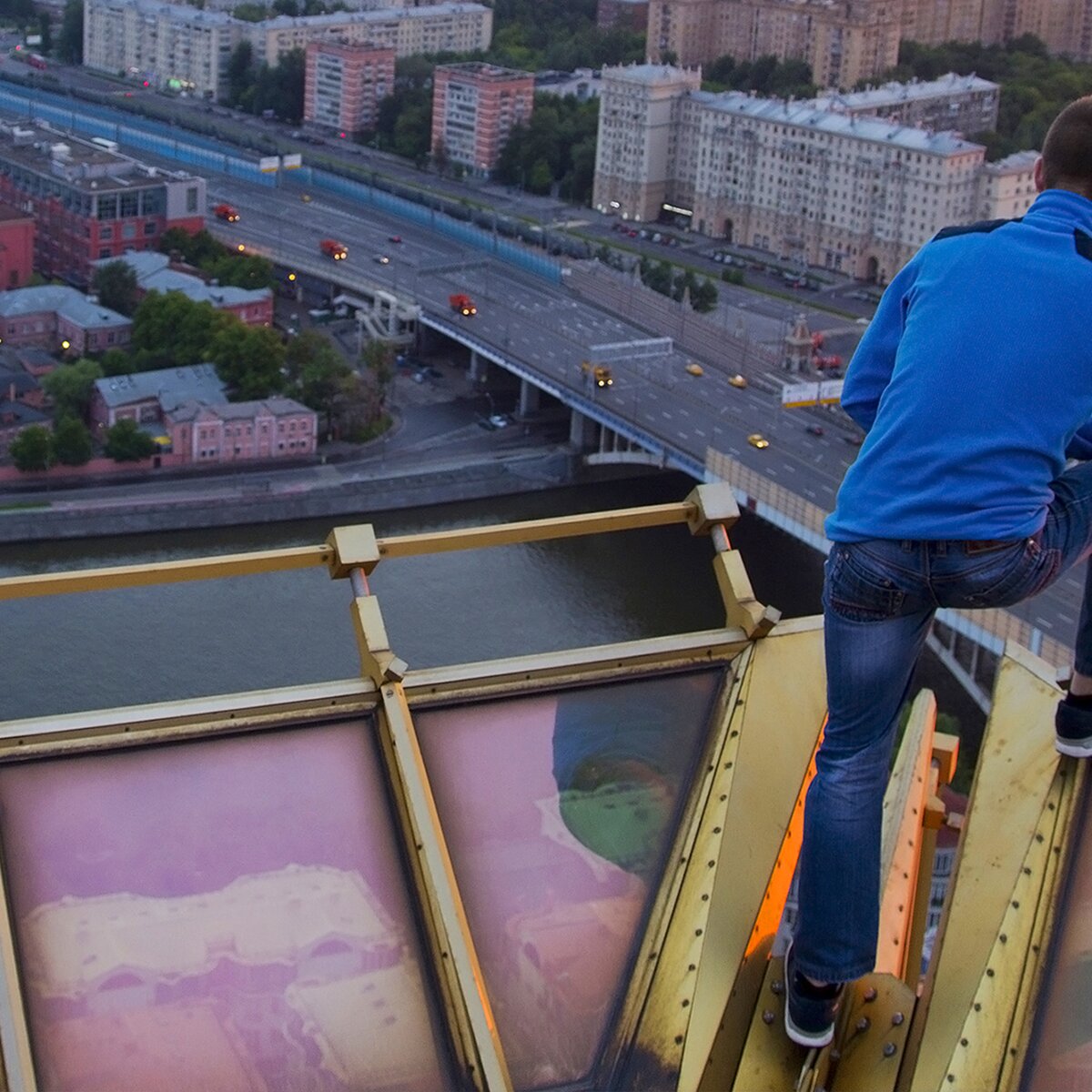 Вид с крыши мгу