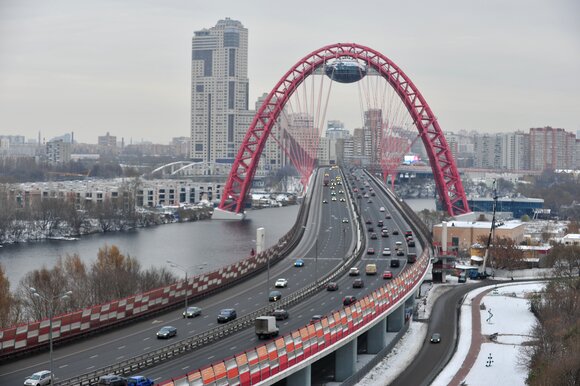 nBkSUhL2hFEikcq2JL6BvMKnxdDs95C что находится в капсуле на живописном мосту