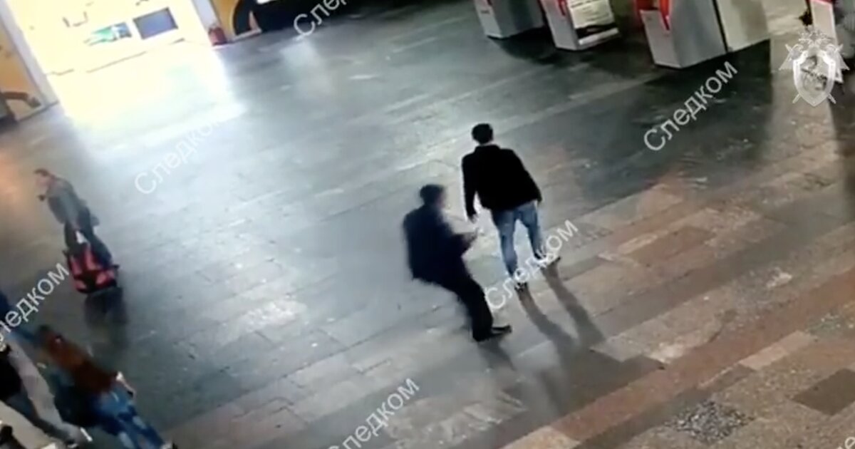 Нападение в москве сегодня. Полицейский на Курском вокзале.