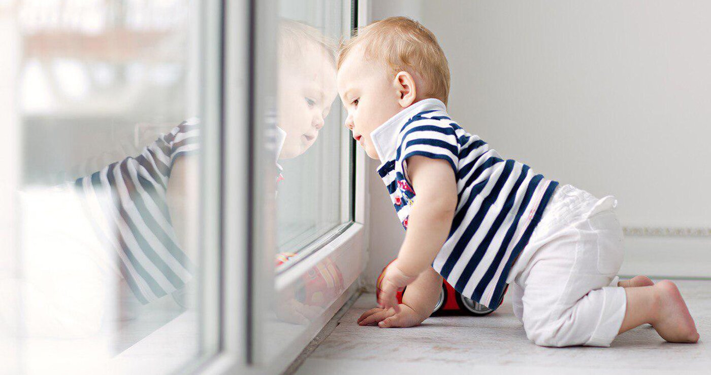 Выпадают сотни детей": нужно ли обязать родителей ставить замки на окна –  Москва 24, 12.08.2019