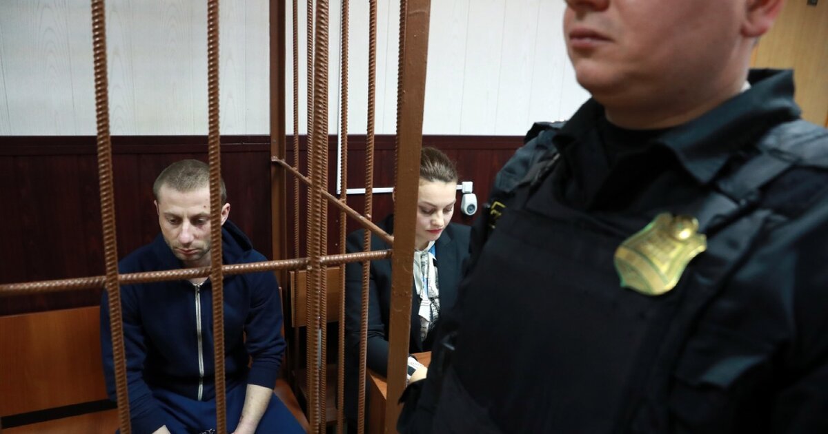 Максимальный срок ареста. Обвиняемый в кражах. Дениса Чуприкова суд. Арестом на срок до полугода.