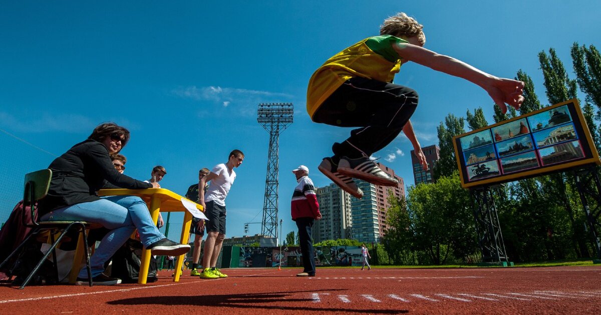 Развитие спорта москвы. Арт объект клуб физического развития спорт. Как развивался спорт в России.
