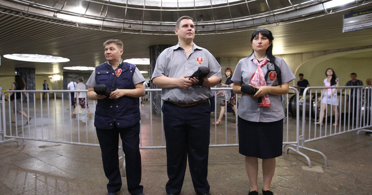 Контролер в метро