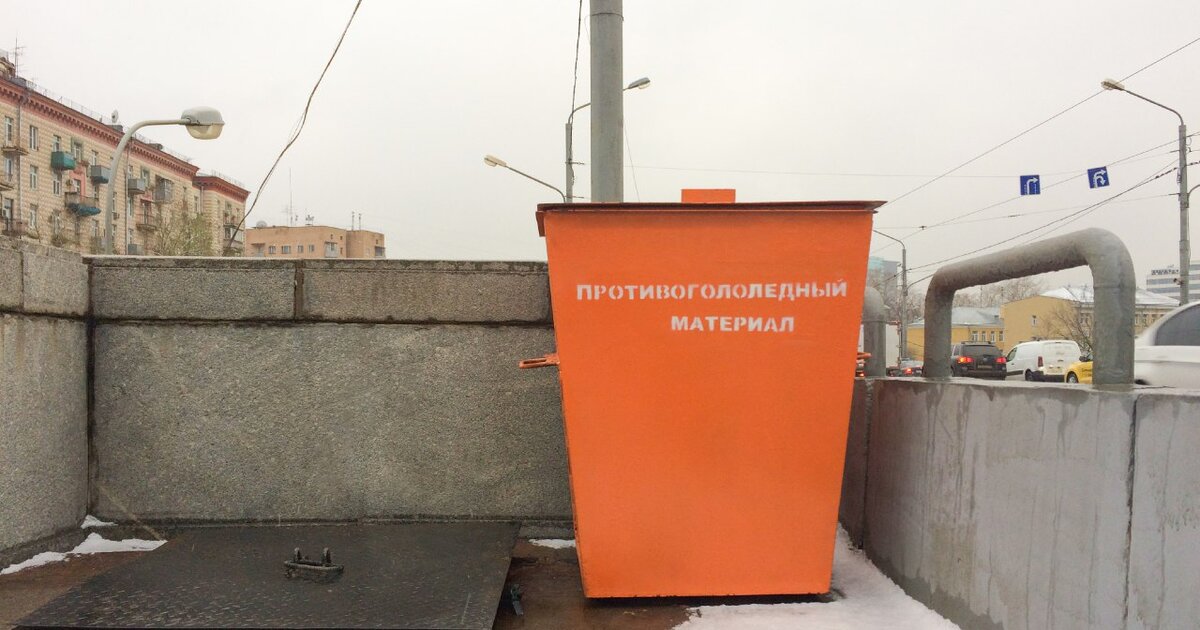 Столб с указателями. Указатели улиц на домах москвы. Зубовская площадь москва. В москве более восемьсот уличных. В москве более восемьсот уличных.