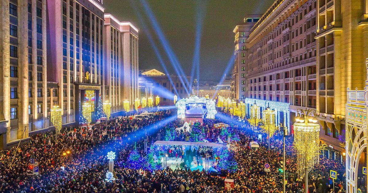 Показ мод на коньках и уличные спектакли ждут гостей