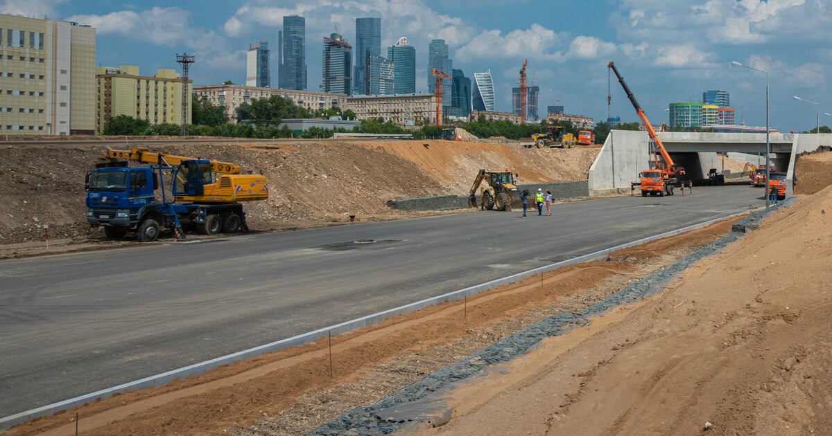 Новый арбат калининский проспект. Строящиеся проспект. Комендантский проспект 1990. Москва-река шелепихинская набережная. Перекресток пр косыгина пр наставников.