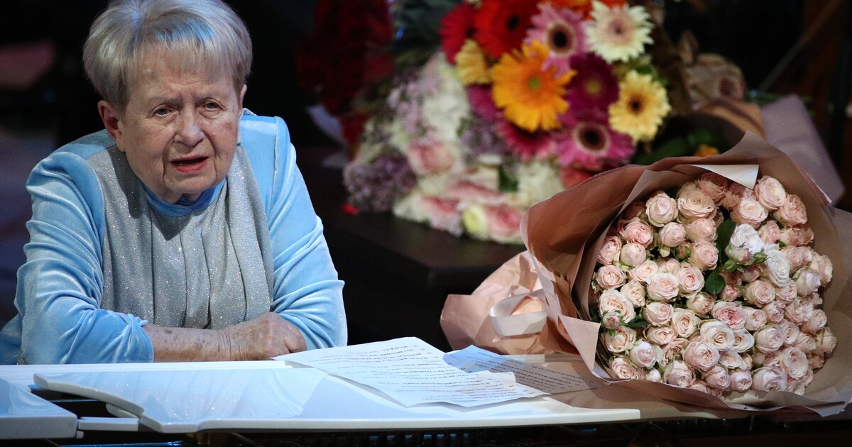 Фото Пахмутовой Александры