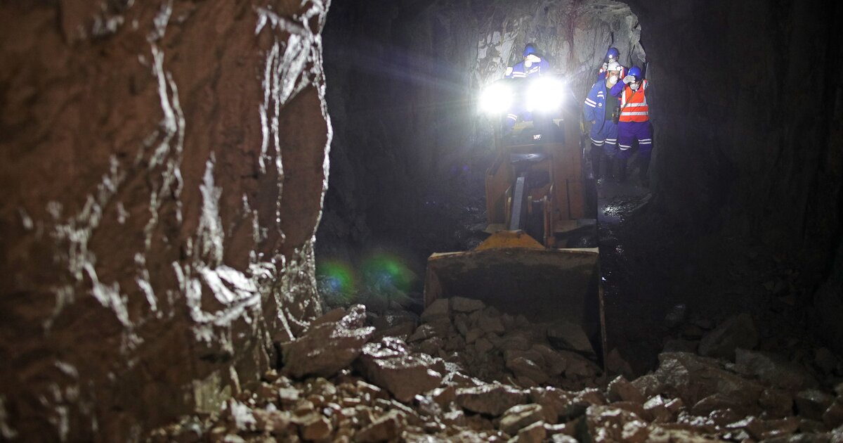 Завалило шахтеров сегодня. Асачинское месторождение на Камчатке. Асачинский рудник. Завал Шахты в Кемеровской области.