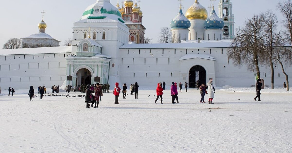 Куда поехать на каникулы россия. Куда поехать на выходные из Москвы зимой. Куда съездить в Москве в выходной день. Куда можно поехать в Москве зимой. Куда съездить в Екатеринбурге на выходные.