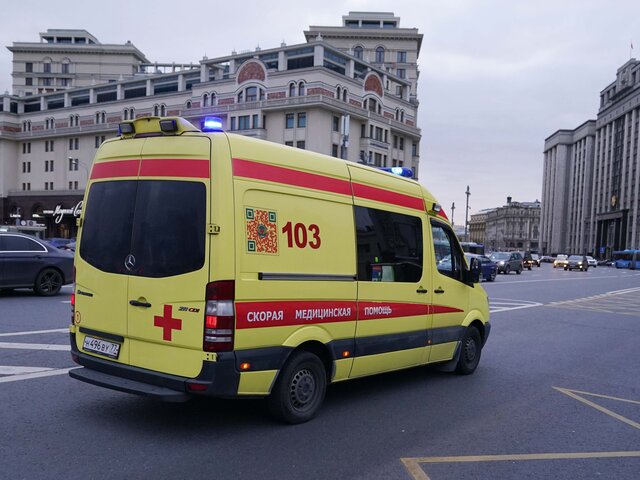 Соцзащита взяла на контроль ситуацию с девочкой, которая упала в обморок в школе в Москве