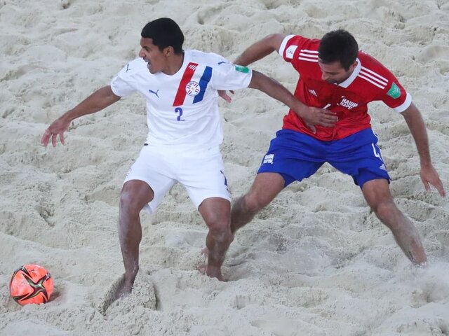 Сборная России обыграла команду Парагвая в матче ЧМ по пляжному футболу