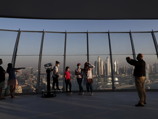 Туристов в ОАЭ стали чаще проверять на соблюдение антиковидных мер