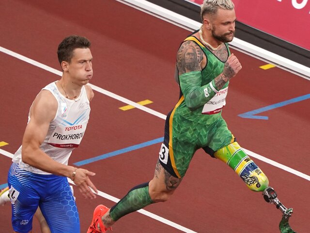 Россиянин Прохоров завоевал золото в беге на 100 метров на Паралимпиаде