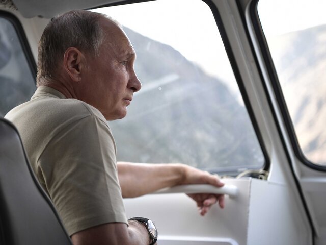 Путин после поездки на Дальний Восток отдыхает в сибирской тайге с Шойгу – Кремль