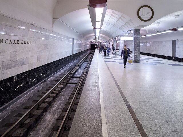 На Люблинско-Дмитровской линии метро поезда следовали с увеличенными интервалами