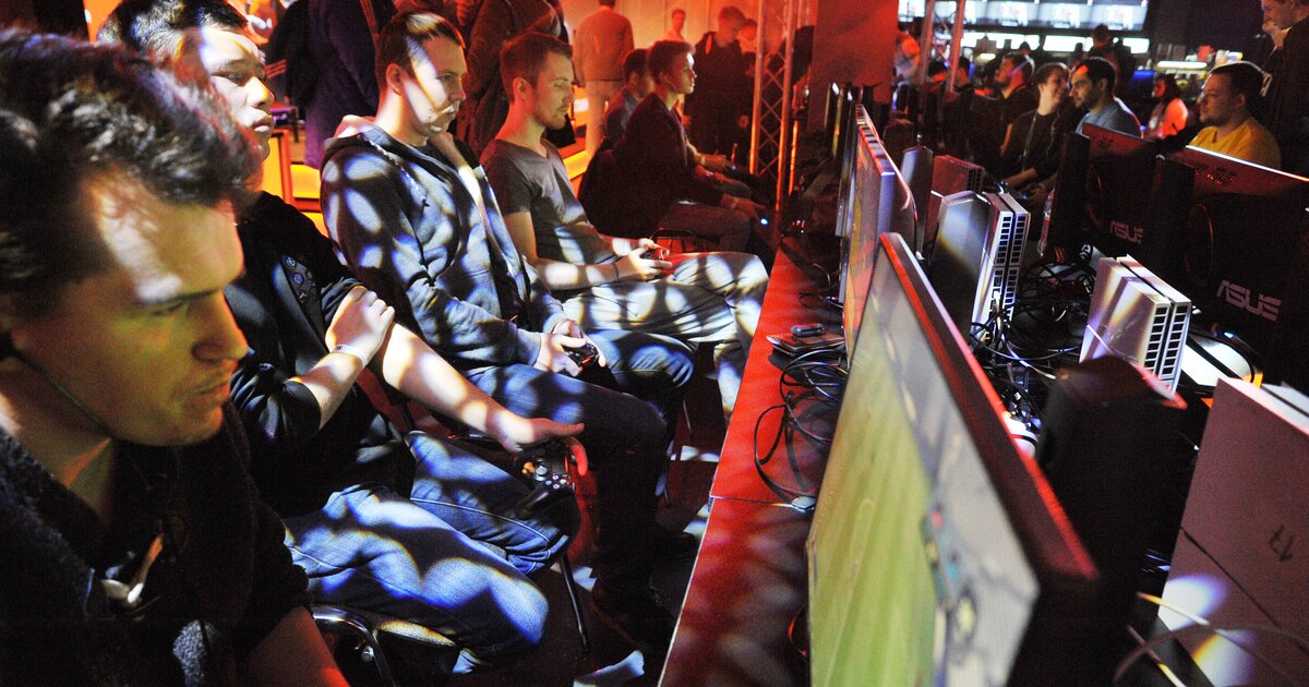 Московский киберспорт. Турнир по киберспорту в Москве. Русские киберспортсмены. Киберспорт МИРЭА. Турниры по мобильному киберспорту.