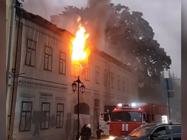 Пожар произошел в районе Старого Толмачевского переулка