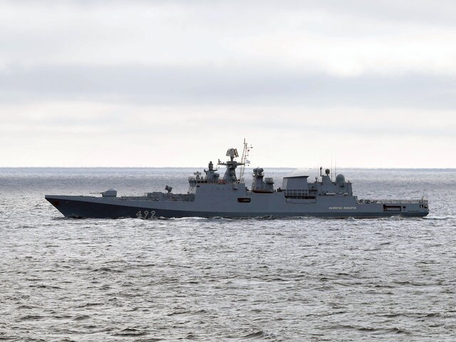 Силы ВМФ РФ следят за эсминцами Великобритании и Нидерландов в Черном море