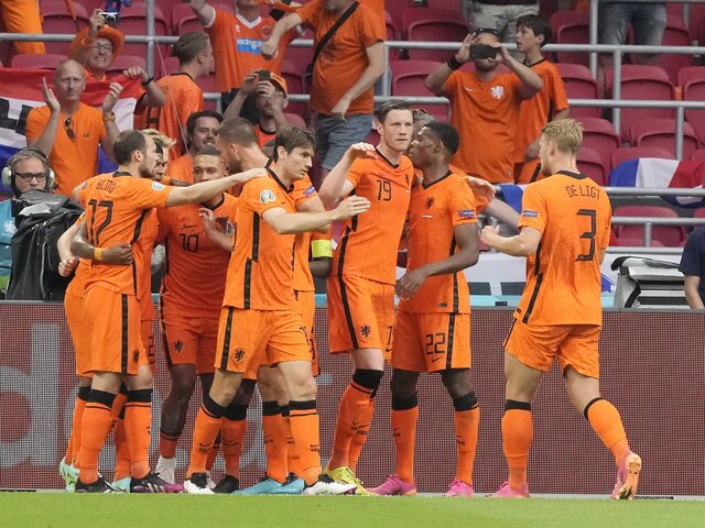 Сборные Нидерландов и Австрии вышли в 1/8 финала Евро-2020