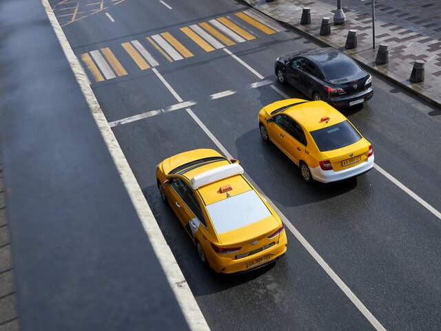 Эксперт оценила заработок таксистов в Москве и других городах РФ