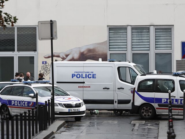 Власти Иль-Де-Франс не исключают версию теракта после нападения на сотрудницу полиции