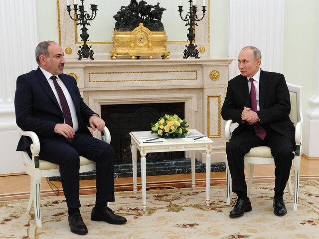 Пашинян обратился к Путину за помощью из-за ситуации на границе с Азербайджаном