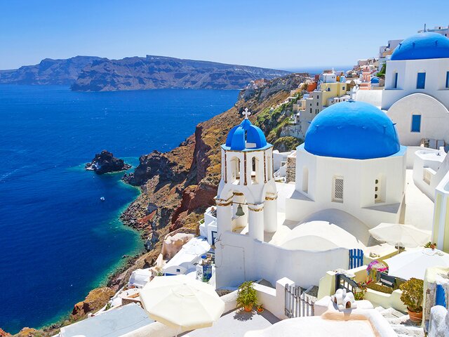 Греция отменила ограничения на число туристов из России