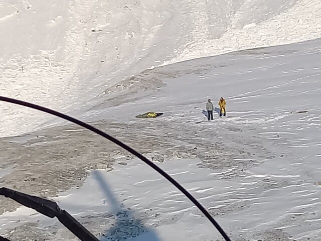 В Бурятии обнаружили мертвым одного из туристов, попавших под лавину