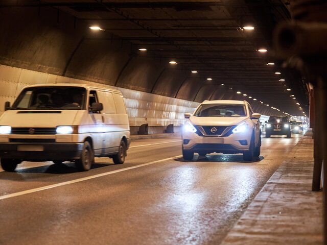 В Гагаринском тоннеле восстановили движение после столкновения двух автомобилей