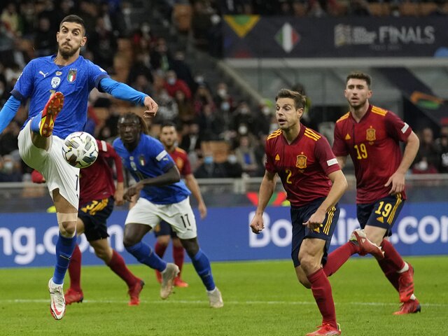 Сборная Италии проиграла Испании в полуфинальном матче Лиги Наций