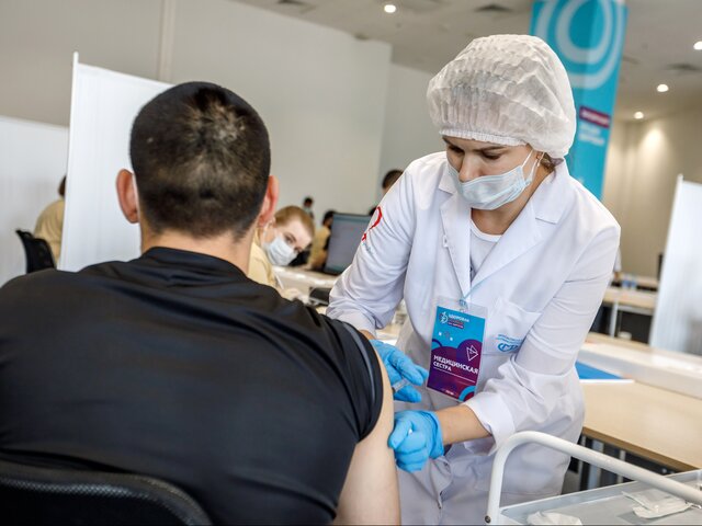 Обязательную вакцинацию от COVID-19 введут в Оренбургской области
