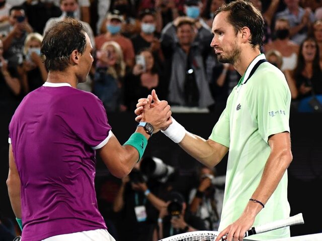 Теннисист Медведев проиграл Надалю в финале Открытого чемпионата Австралии